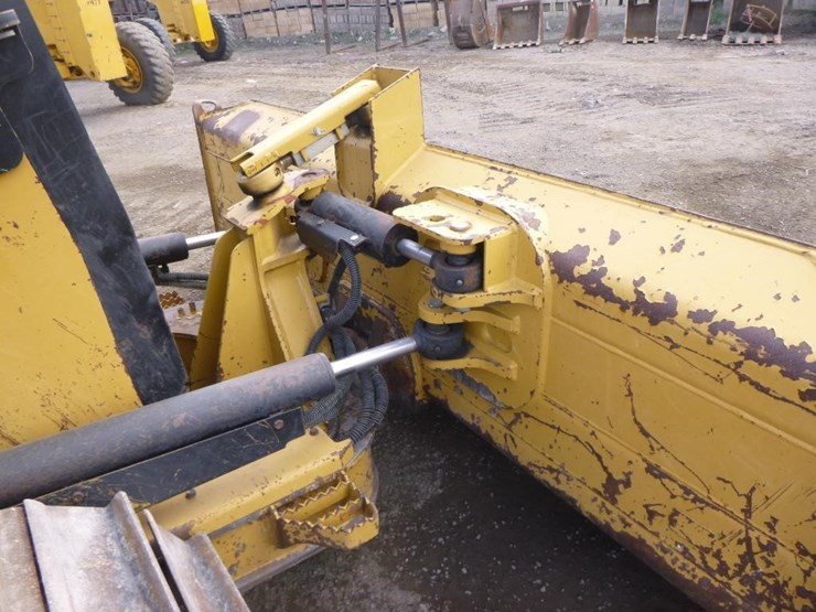 2015-caterpillar-d4k2-lgp-image-19