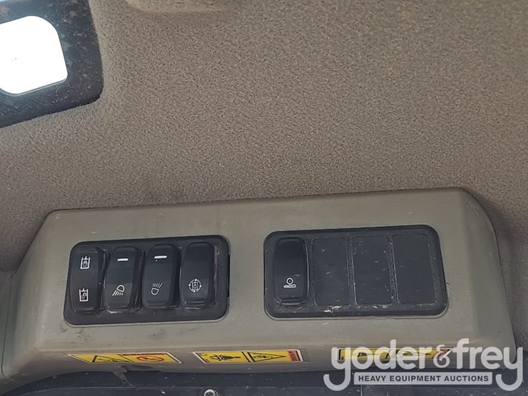 2021-caterpillar-289d3-image-51