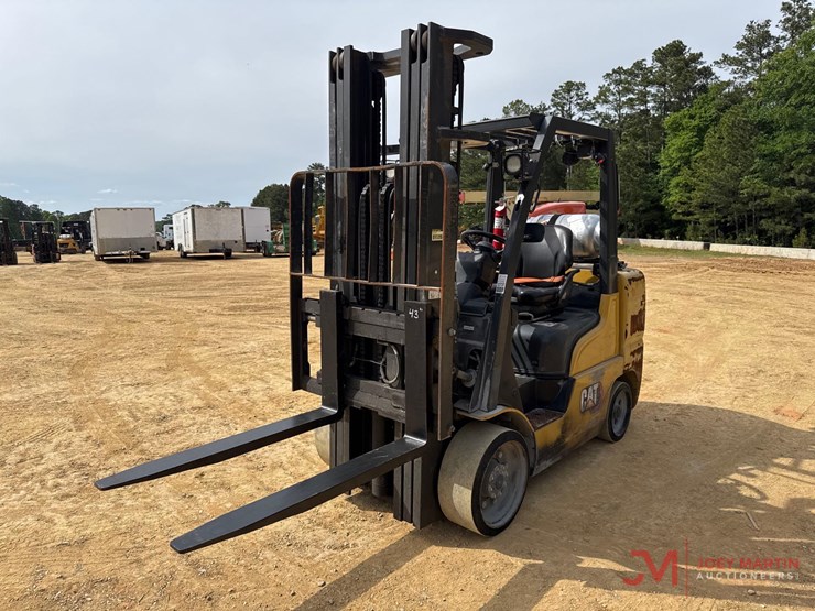 cat-2c8000-straight-mast-forklift-image-4