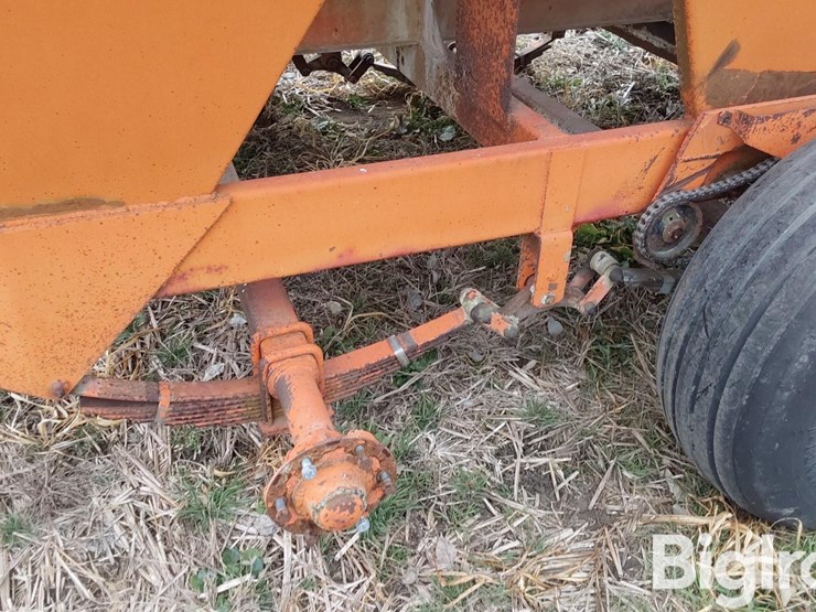 willmar-t/a-dry-fertilizer-spreader-image-20