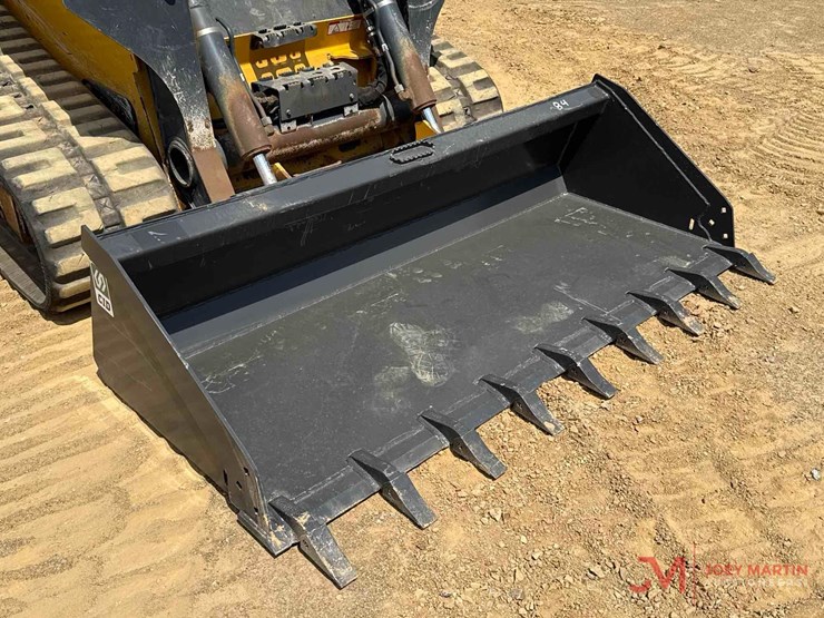 deere-331g-image-16