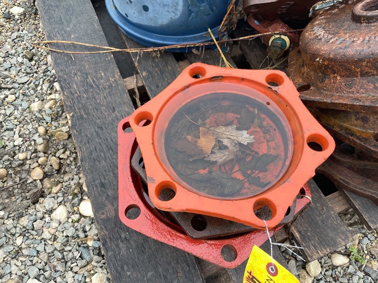 #5083-•-pallet-of-cast-iron-fittings-and-covers-image-5