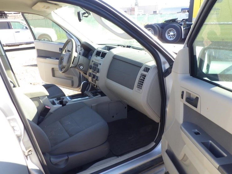 2009-ford-escape-image-7