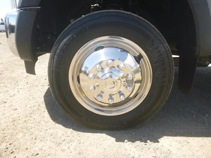 2022-ford-f550-image-32