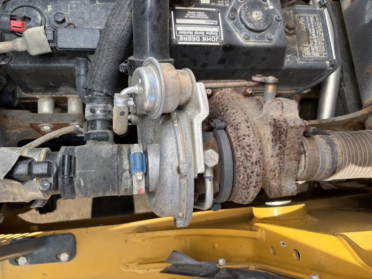 2019-deere-310l-ep-image-58