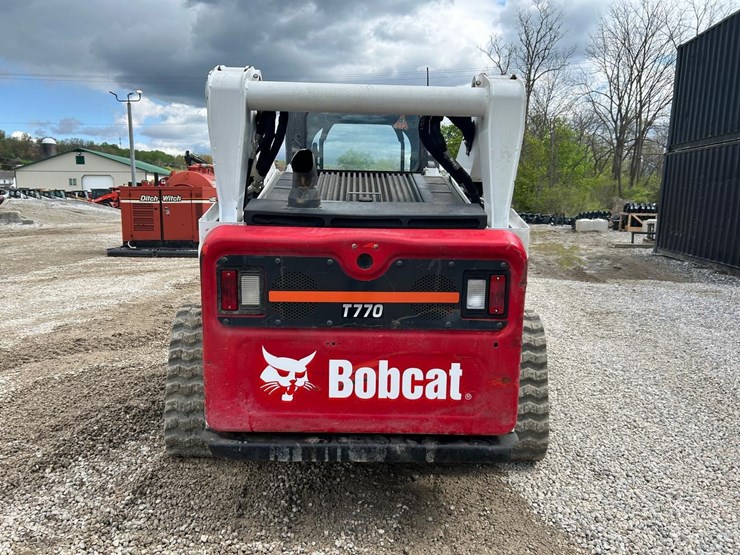 2022-bobcat-t770-image-3