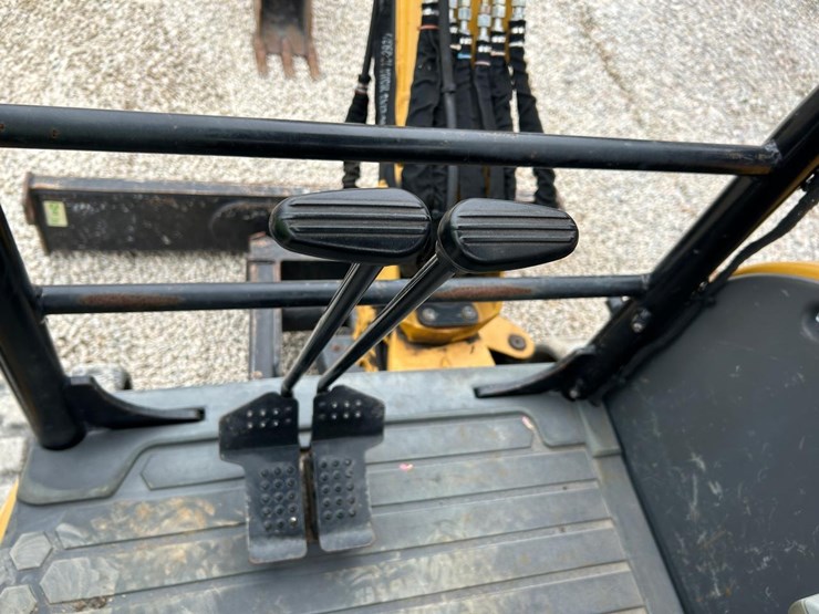 2021-caterpillar-303-image-20