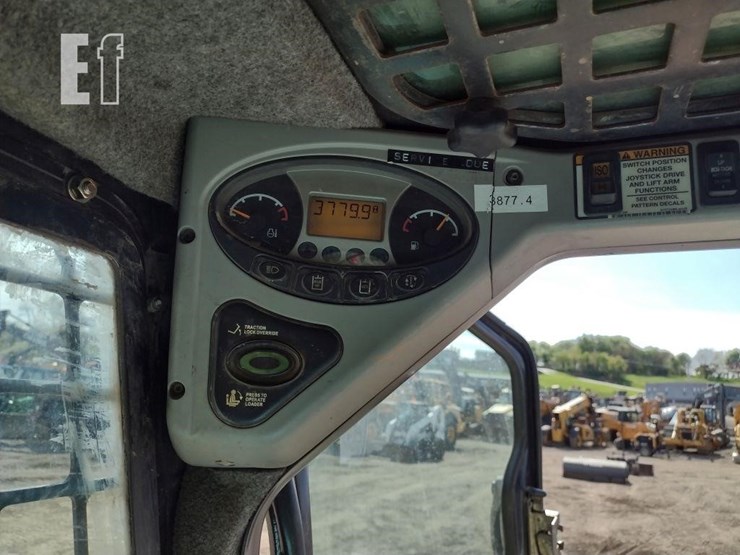 2009-bobcat-t320-image-7