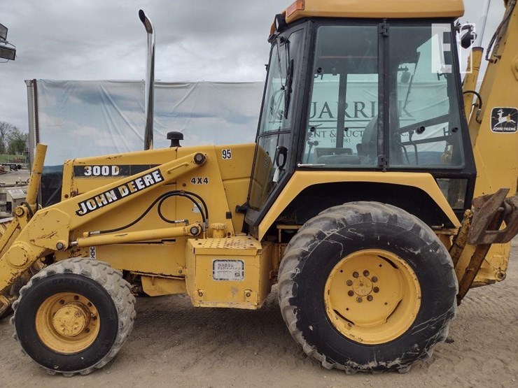 1995-deere-300d-image-14