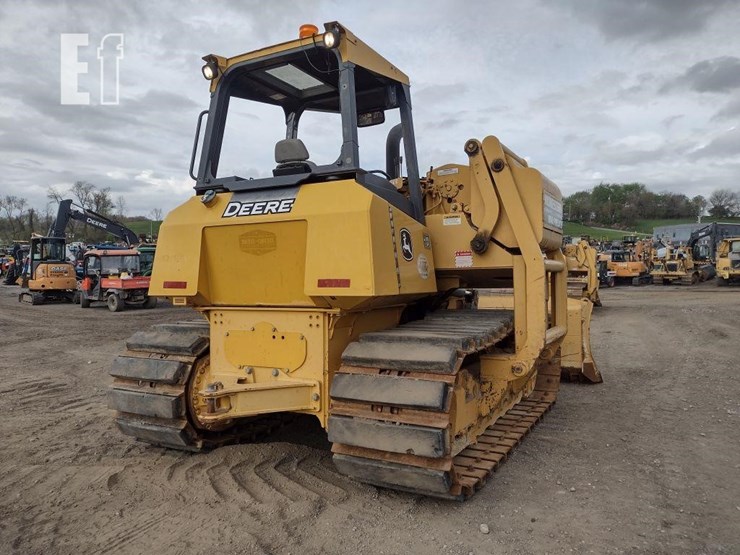 2013-deere-700k-lgp-image-47