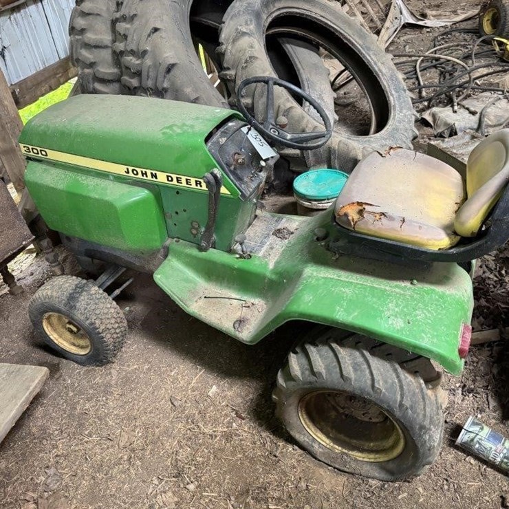 JOHN DEERE 300