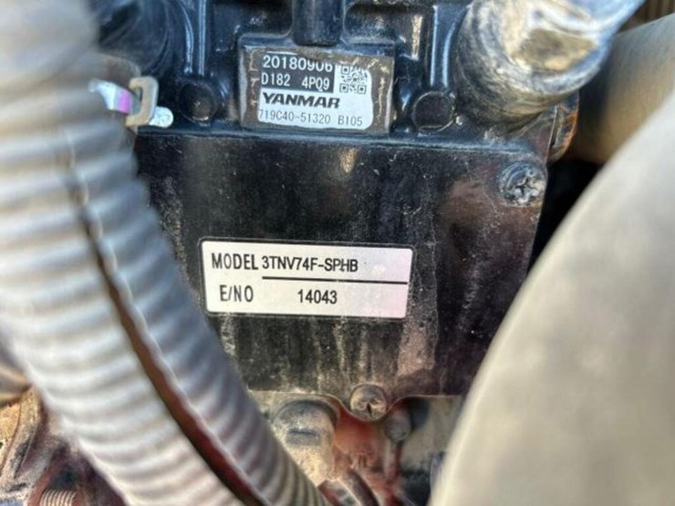 2019-deere-17g-image-38
