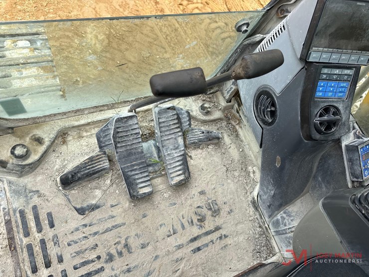 2011-komatsu-pc450-lc-8-image-19
