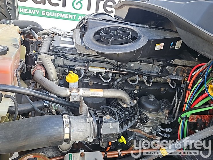 2019-freightliner-cascadia-125-image-23