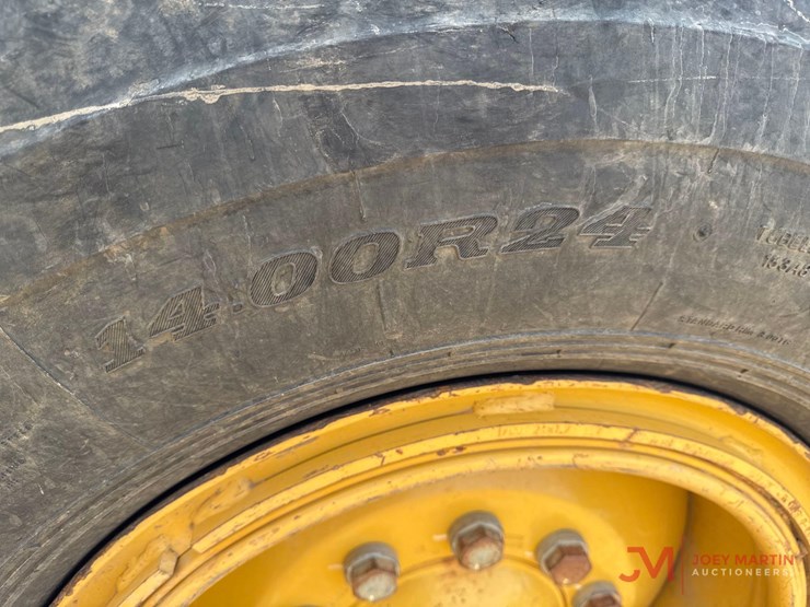 2021-caterpillar-120-image-19