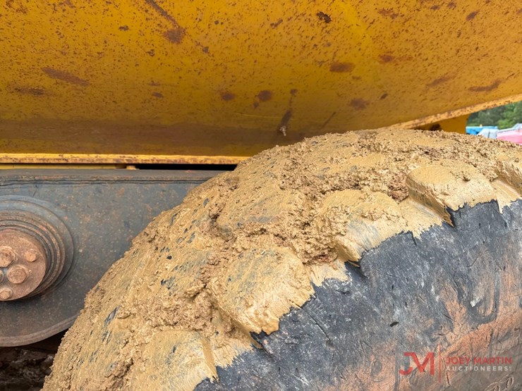2013-komatsu-hm300-3-image-9