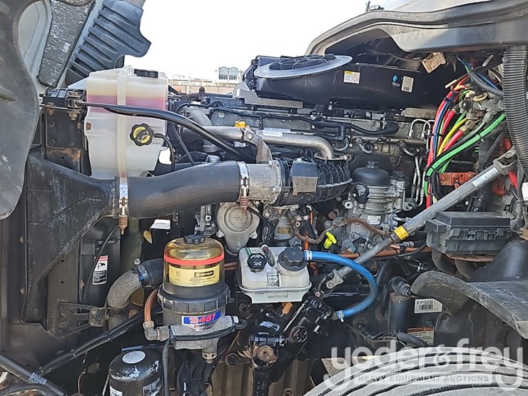 2019-freightliner-cascadia-125-image-22