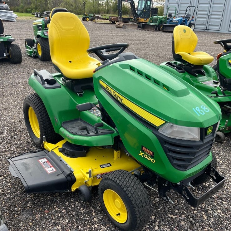 JOHN DEERE X590