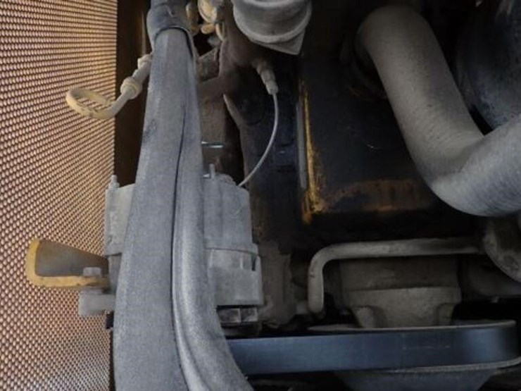 2002-deere-650h-lt-image-28