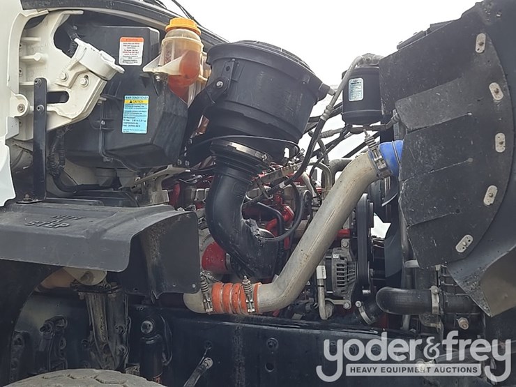 2019-freightliner-108sd-image-47