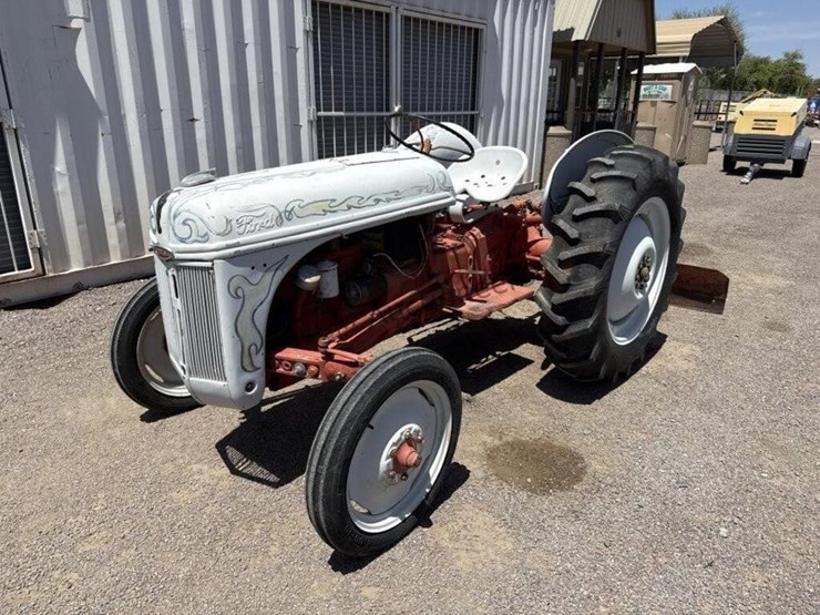ford-8n-image-2