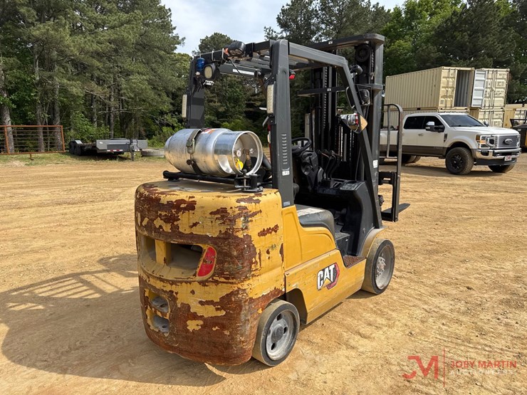 cat-2c8000-straight-mast-forklift-image-2