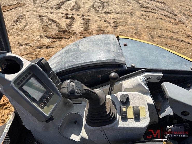 2016-deere-35g-image-22