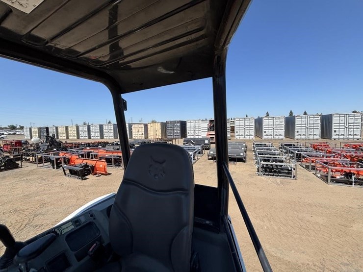 2021-bobcat-e26-image-34