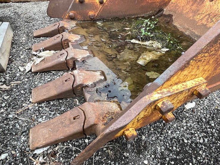 #5018-•-excavator-bucket-image-3