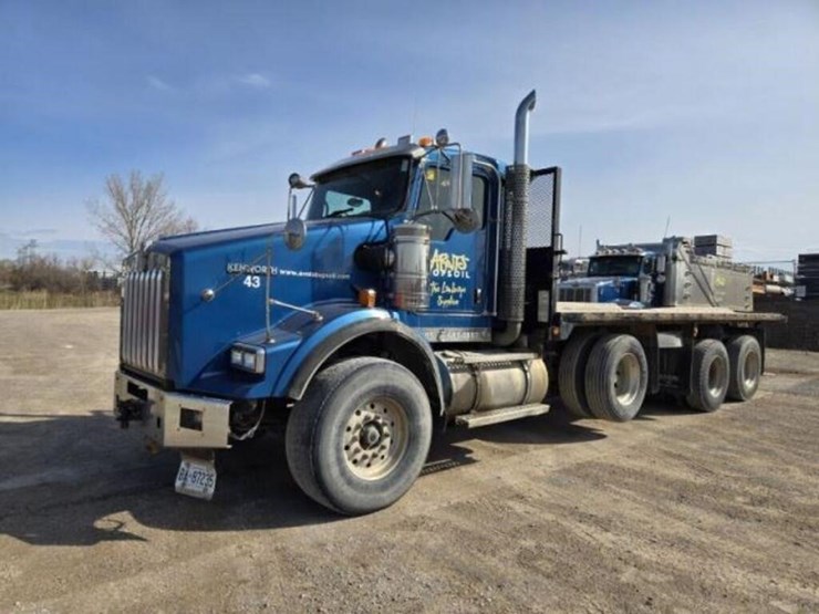 2011-kenworth-t800-image-1