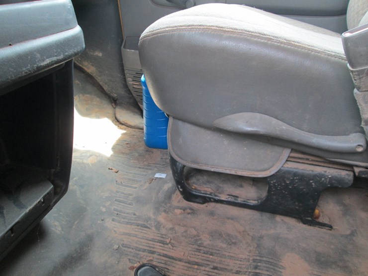 2006-gmc-3500-image-30
