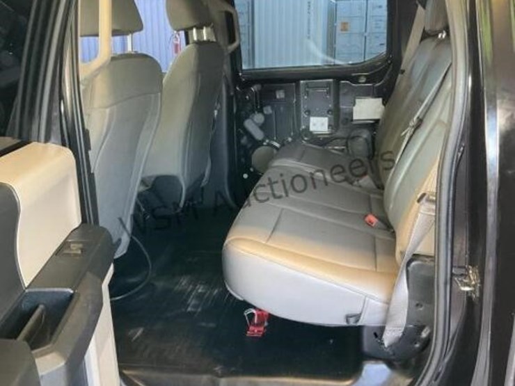 2020-ford-f150-image-23