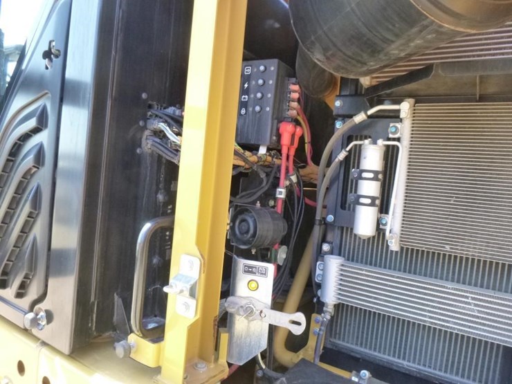 2019-caterpillar-335f-lcr-image-46