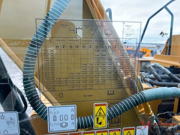 2019-caterpillar-320-image-5