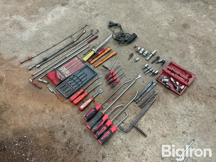 various-hand-tools-image-5