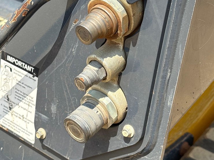 deere-331g-image-9