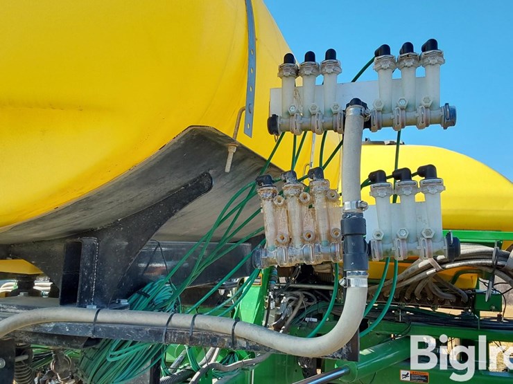 2015-john-deere-1775nt-image-20
