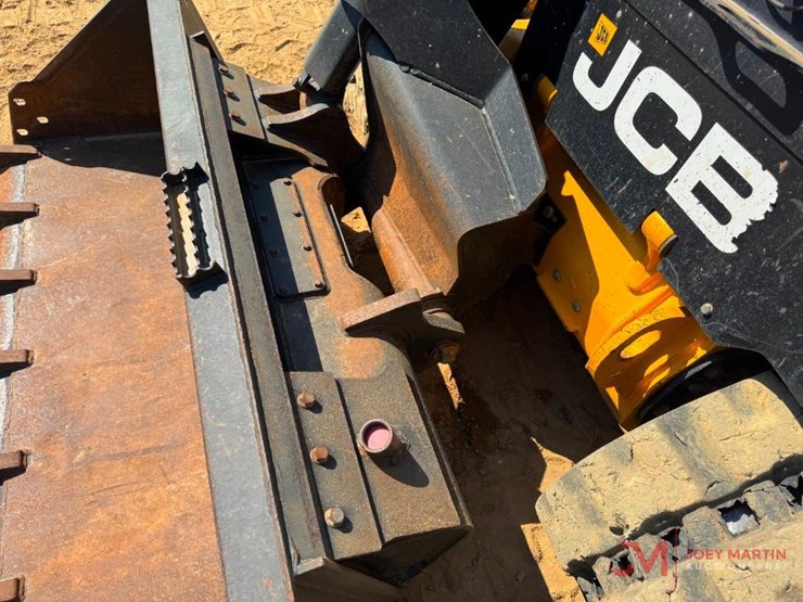 2023-jcb-2ts-7t-image-6