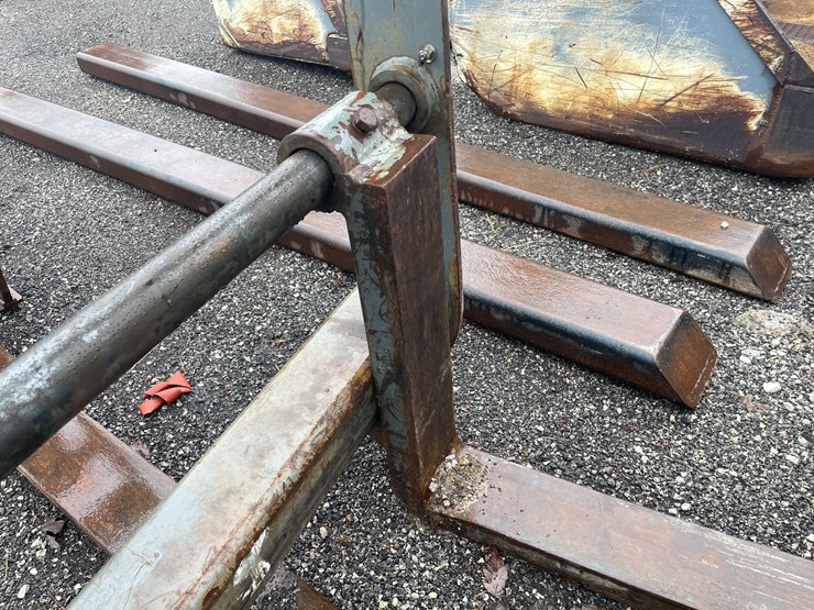 #5066-•-set-of-forks-with-quick-attach-mount-image-16