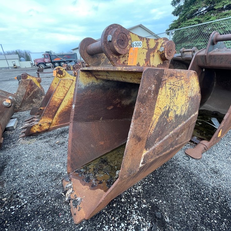 #5012 • Excavator Bucket