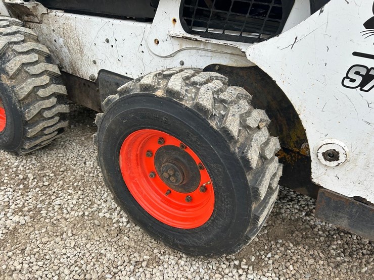 2019-bobcat-s740-image-15