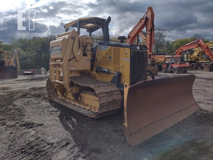 2013-deere-700k-lgp-image-51