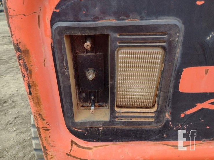 2013-bobcat-t770-image-38