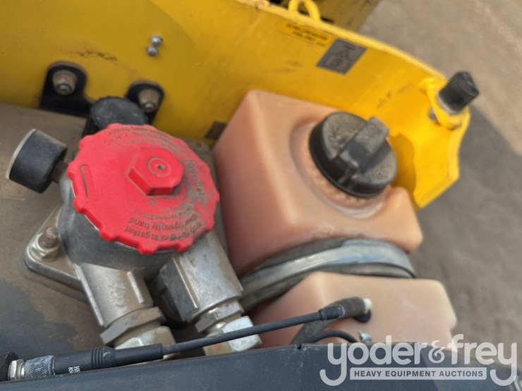 2022-bomag-bmp8500-image-28