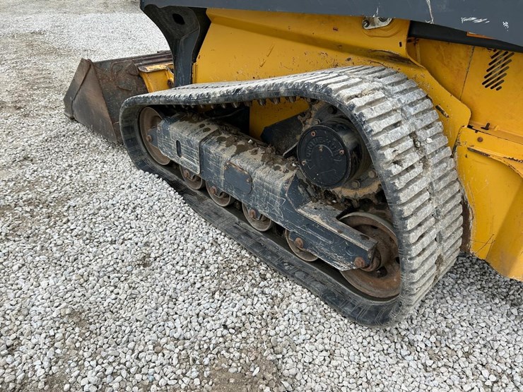 2019-deere-325g-image-15