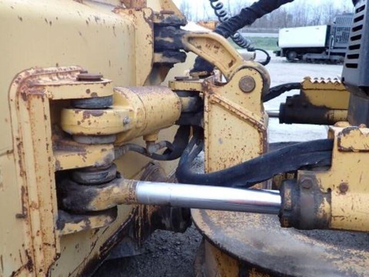 2002-deere-650h-lt-image-34