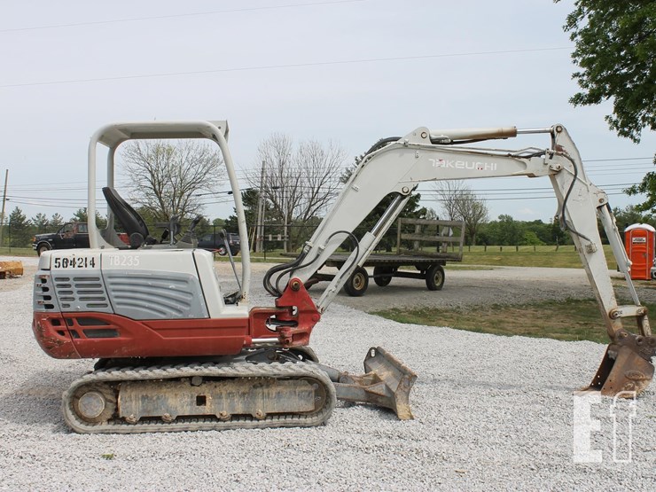 takeuchi-tb235-image-6