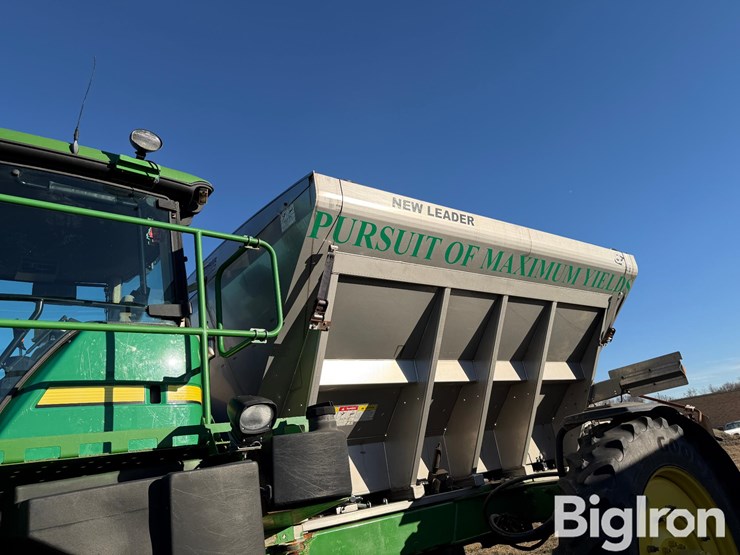 2011-john-deere-4930-image-12