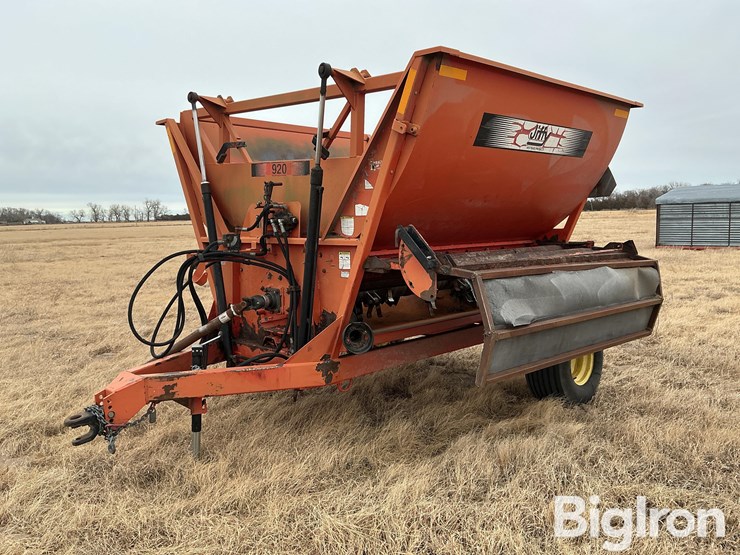 westward-920-bale-processor-image-1