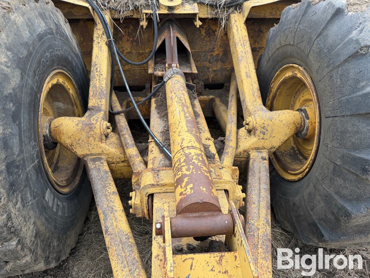 caterpillar-pull-type-scraper-image-15